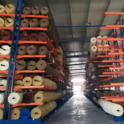 Rak Kantilever yang Disesuaikan